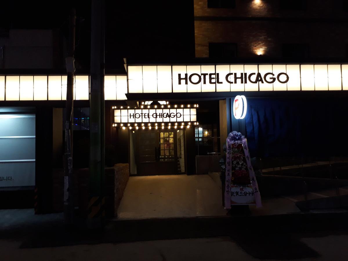 Hotel Chicago Чханвон Екстер'єр фото
